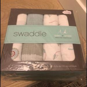 Aden and Anais swaddle set